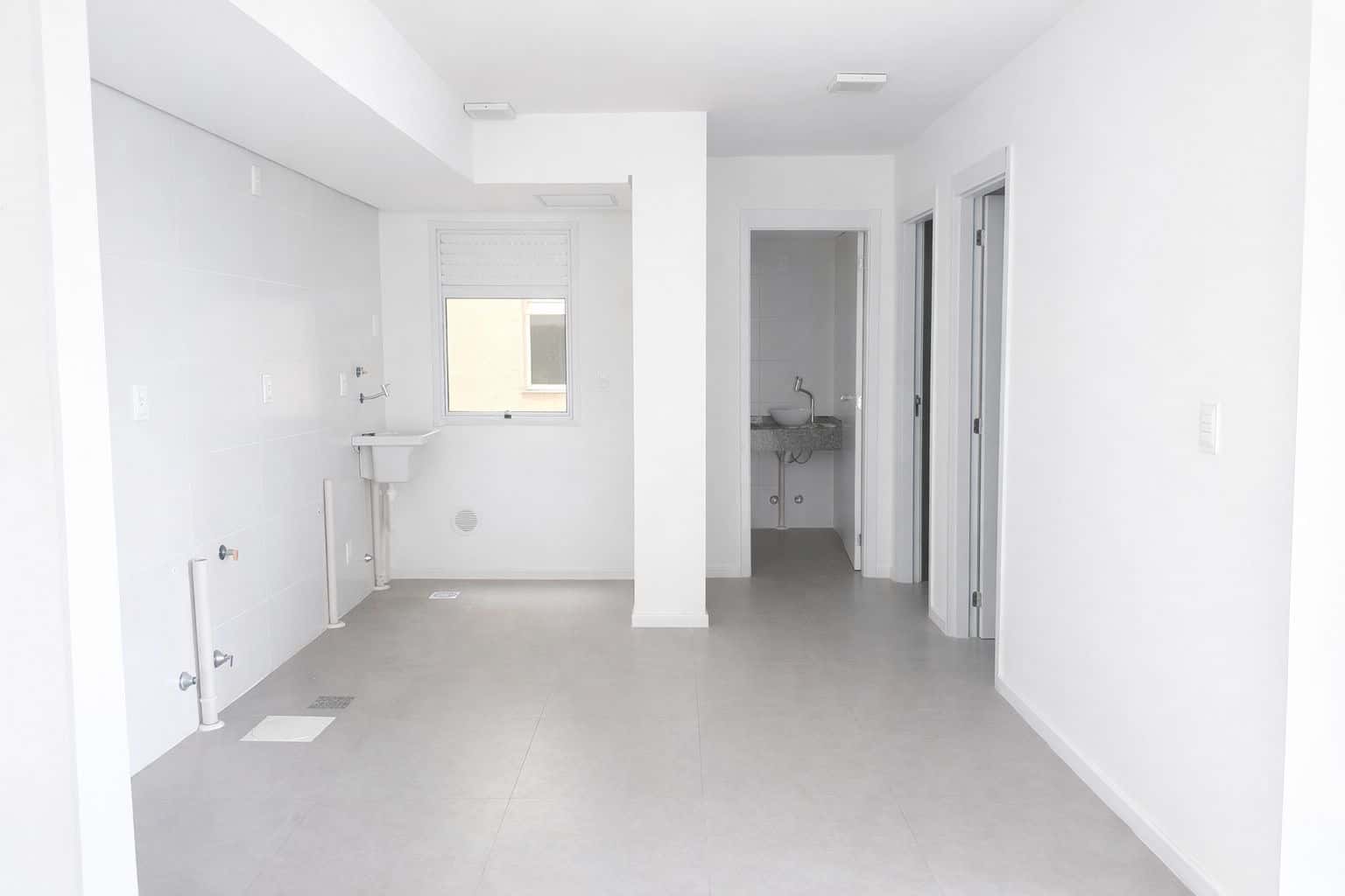 Apartamento à venda no Acqua Parque Residence, Centro - 50 m², 2 quartos, piso porcelanato e andar alto com sacada.