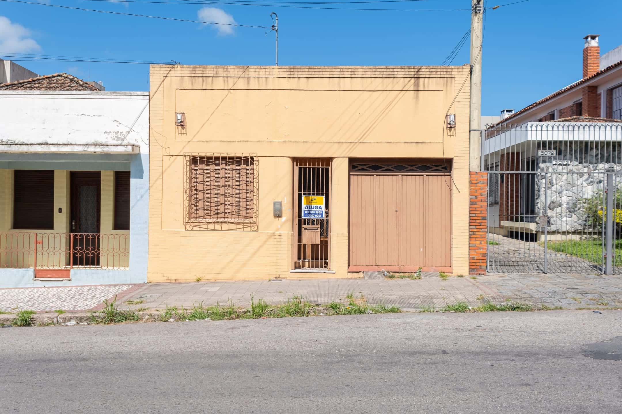 Casa Comercial para Locação com 152m², 3 Salas/Quartos, Suíte, Lareira, Depósito, Pátio e Garagem Coberta – Espaço Amplo e Versátil para seu Negócio