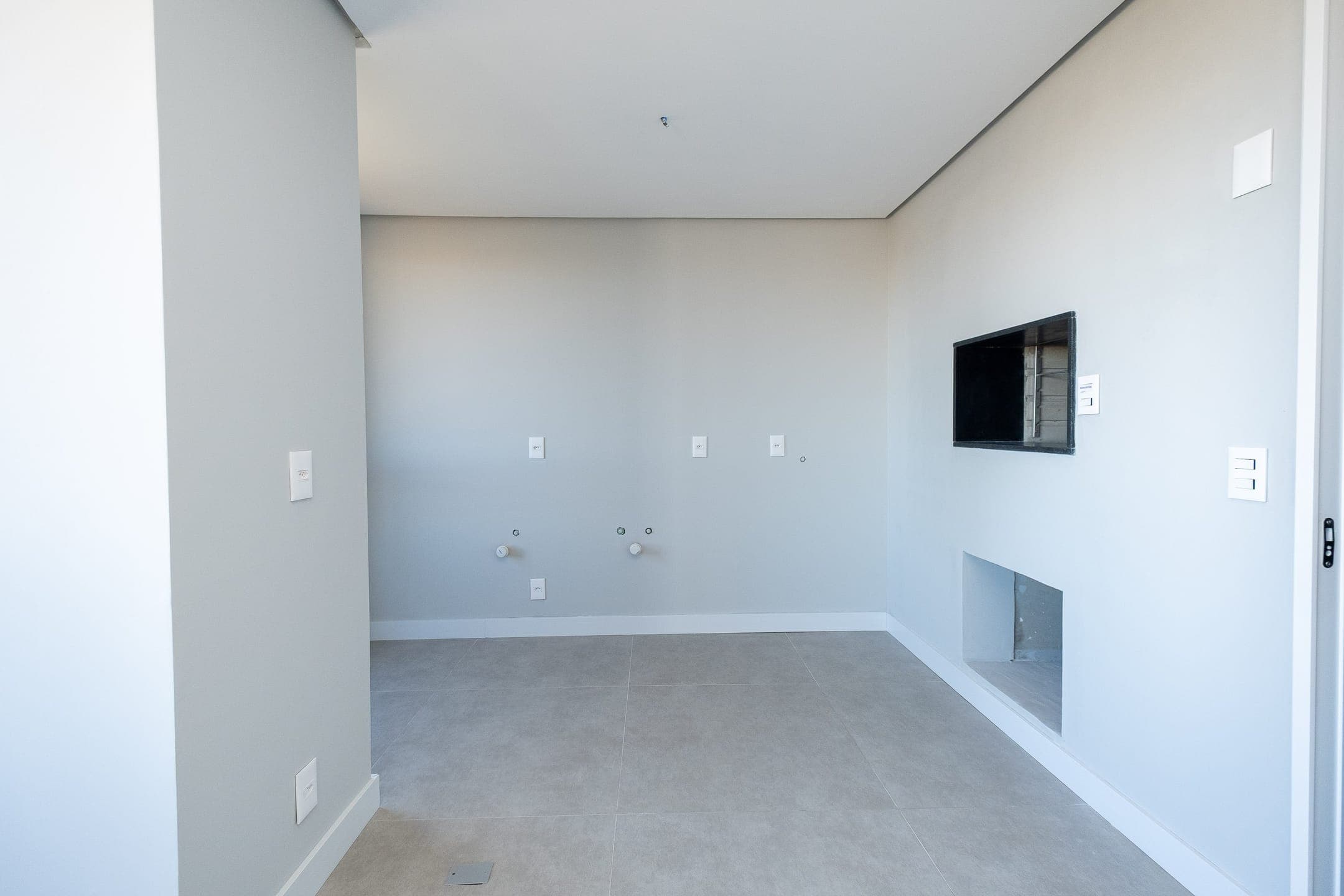 Apartamento à Venda, Pronto em 2025, no Parque Una, Pelotas, RS. 84,55 m² 2 Suítes, 2 Vagas, e Condomínio com Piscina e Segurança 24h