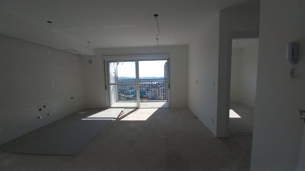 Apartamento à venda no Smart Urban Club, Areal - com 62 m², 2 quartos (sendo 1 suíte), andar alto com sacada e churrasqueira,