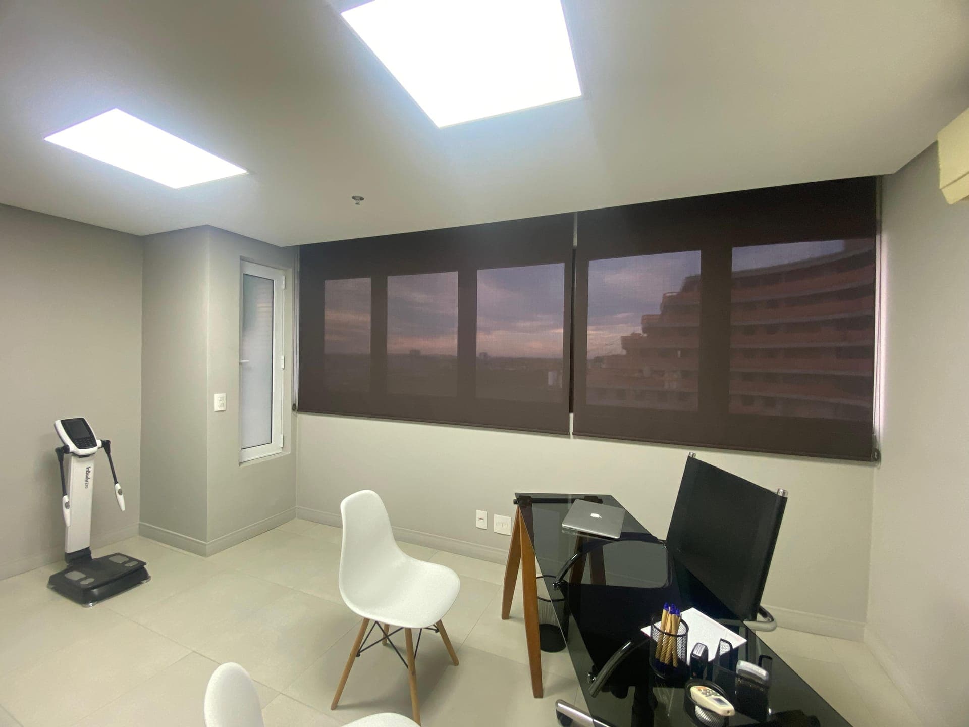 Sala à venda, Plex Hub Corporativo, São Gonçalo, Pelotas, RS, 31,84 m², 1 vaga, com elevador, portaria 24h, circuito interno de TV e espaço de leitura