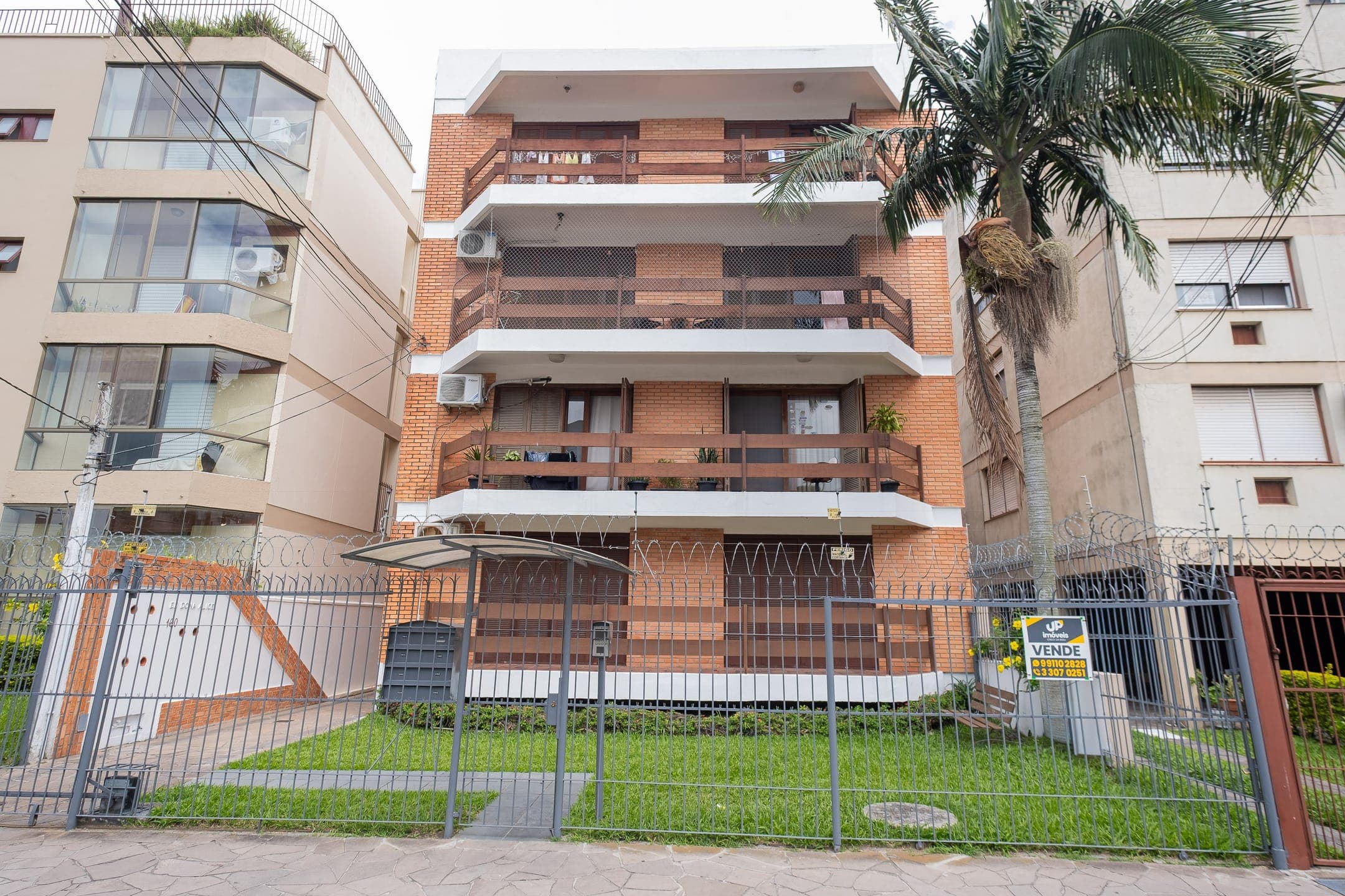 Apartamento à venda no Edifício Dona Alice, Areal - com 117 m², 2 quartos, ambientes amplos e vaga de garagem coberta.