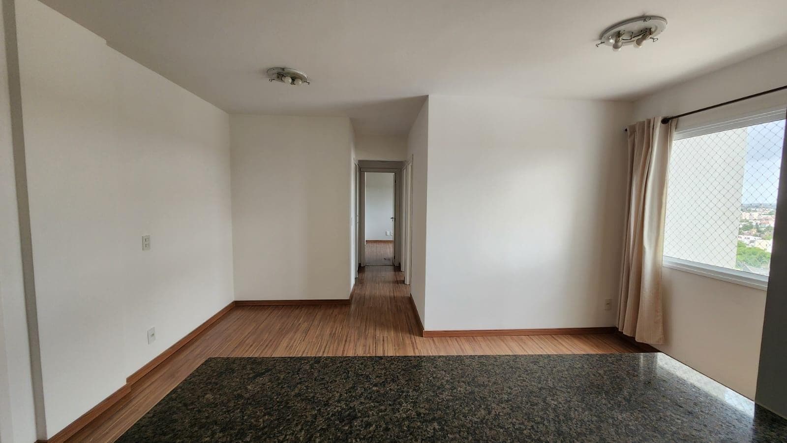 Apartamento semimobiliado à venda no Terrace, Areal - com 91 m², 3 quartos (sendo 1 suíte), andar alto e vaga de garagem.