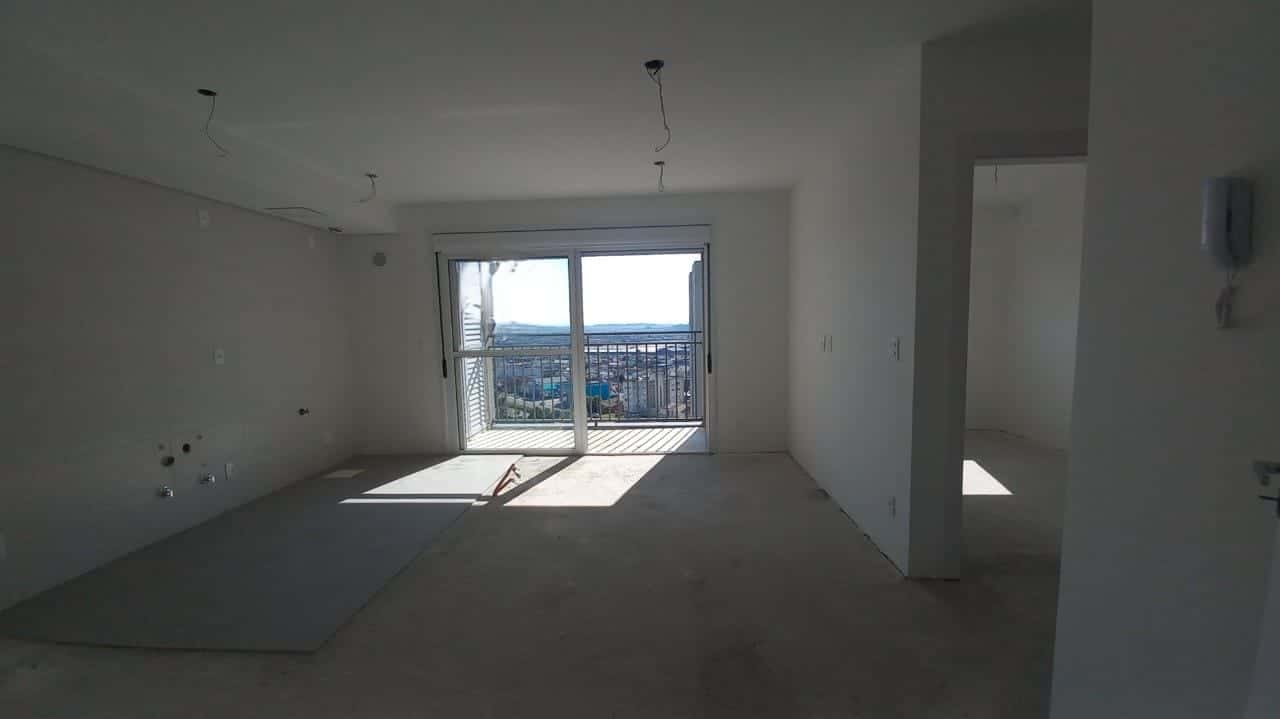 Apartamento à venda no Smart Urban Club, Areal - com 62 m², 2 quartos (sendo 1 suíte), andar alto com sacada e churrasqueira,