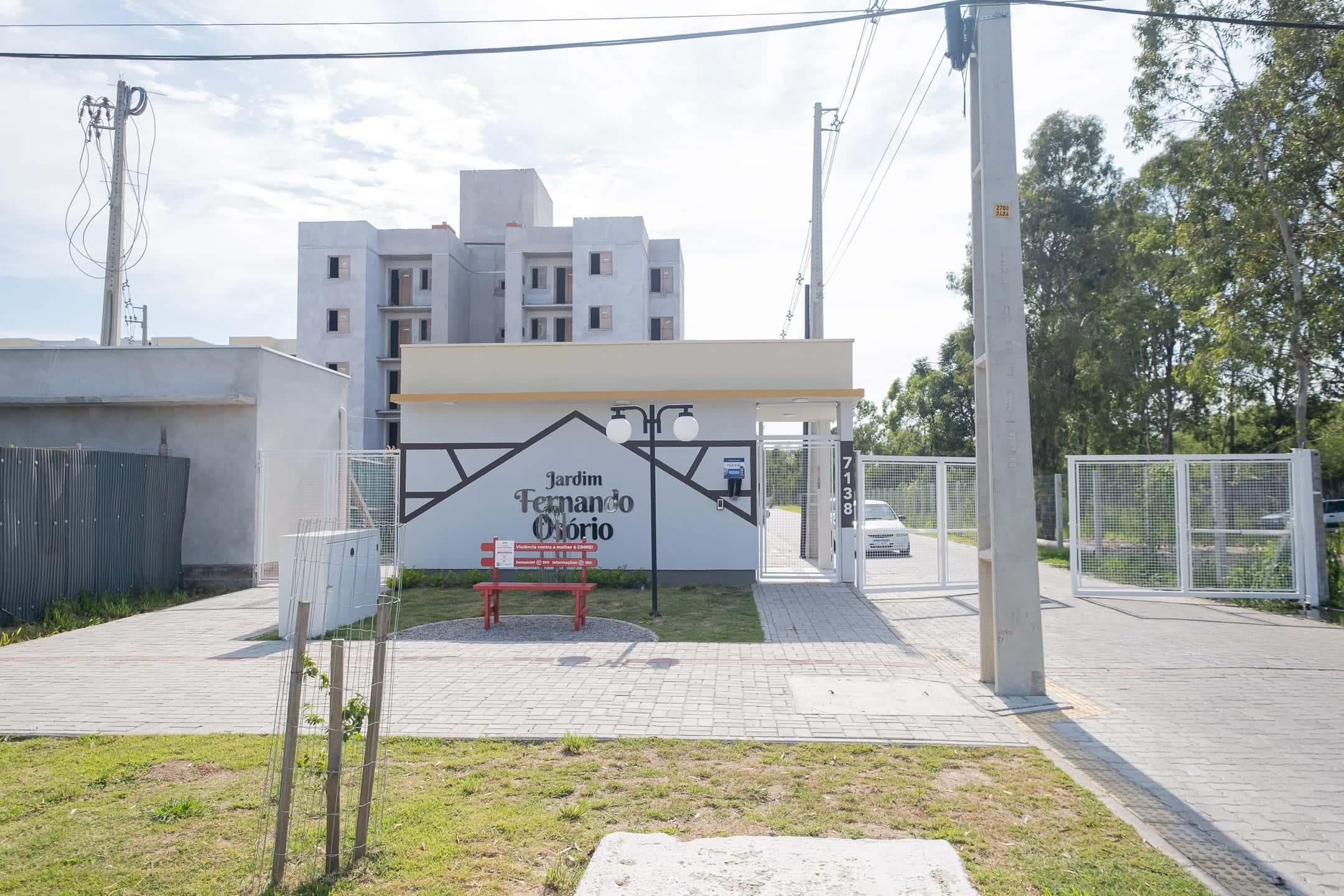 Apartamento de 2 Dormitórios Disponível para Locação no Bairro Três Vendas em Pelotas RS com Ótima Localização e Conforto
