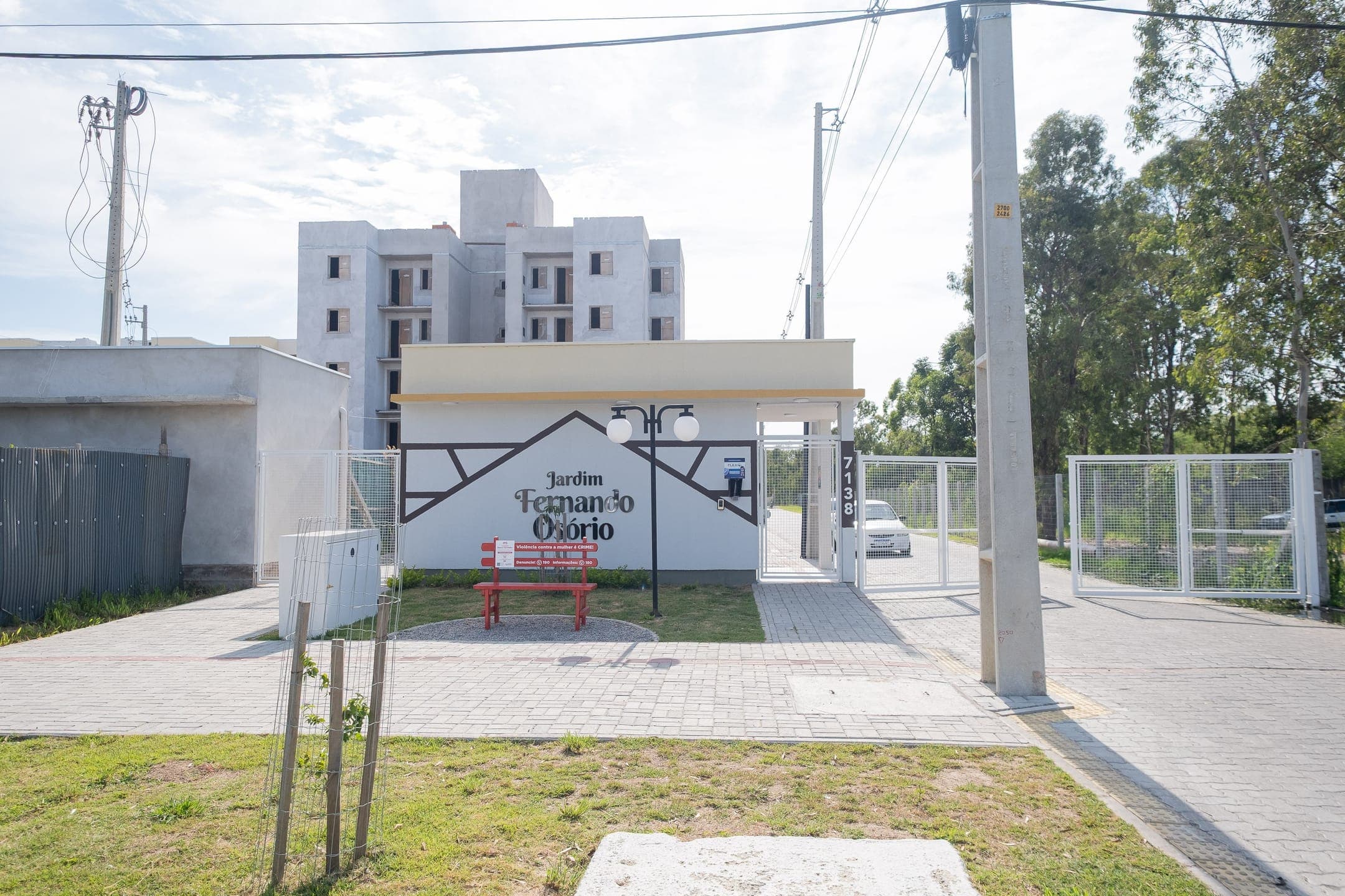 Apartamento de 2 Dormitórios Disponível para Locação no Bairro Três Vendas em Pelotas RS com Ótima Localização e Conforto