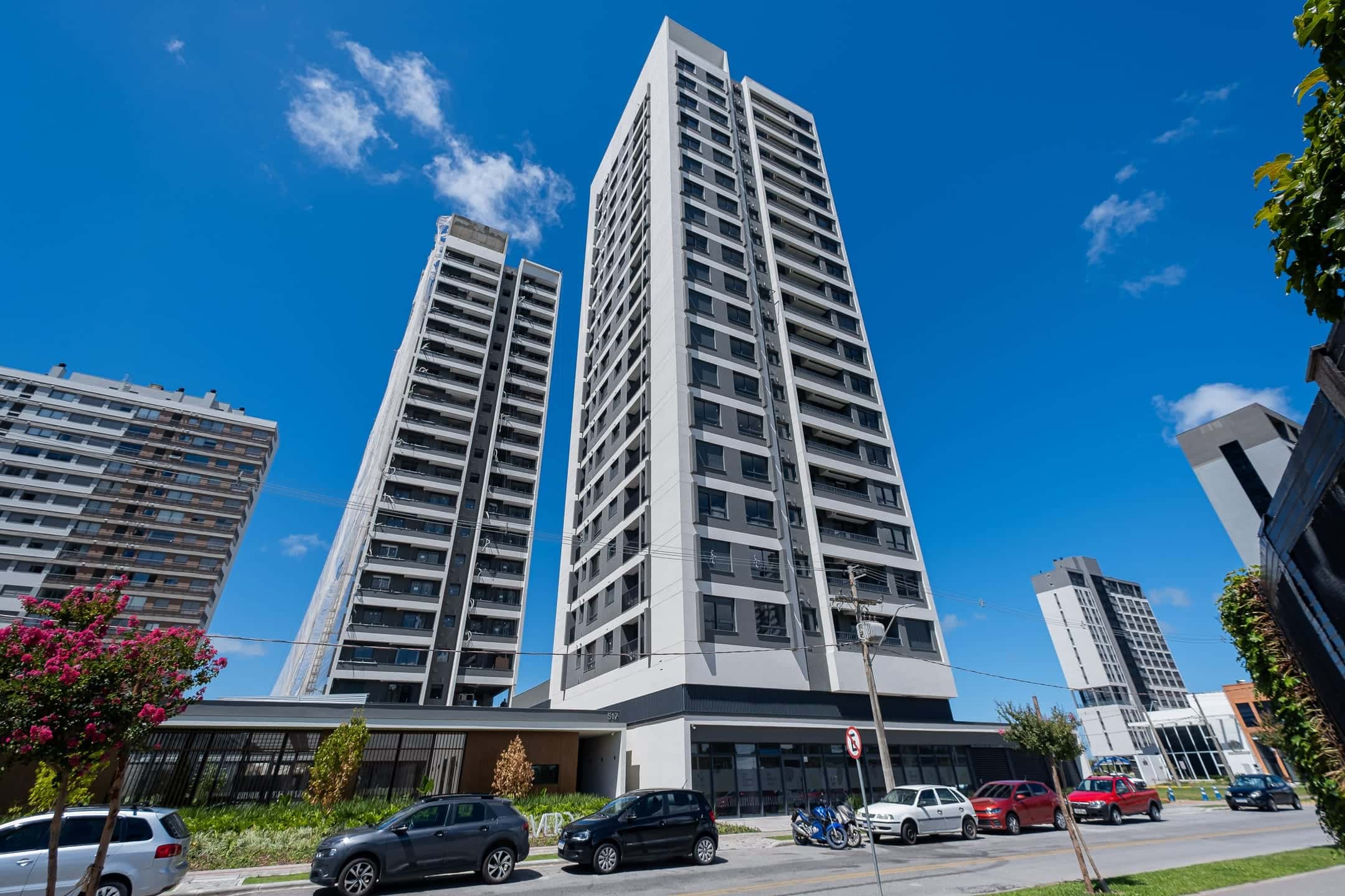 Apartamento mobiliado no Volver, 1 suíte, nunca habitado, de frente para o Parque Una, sol da tarde e localização privilegiada