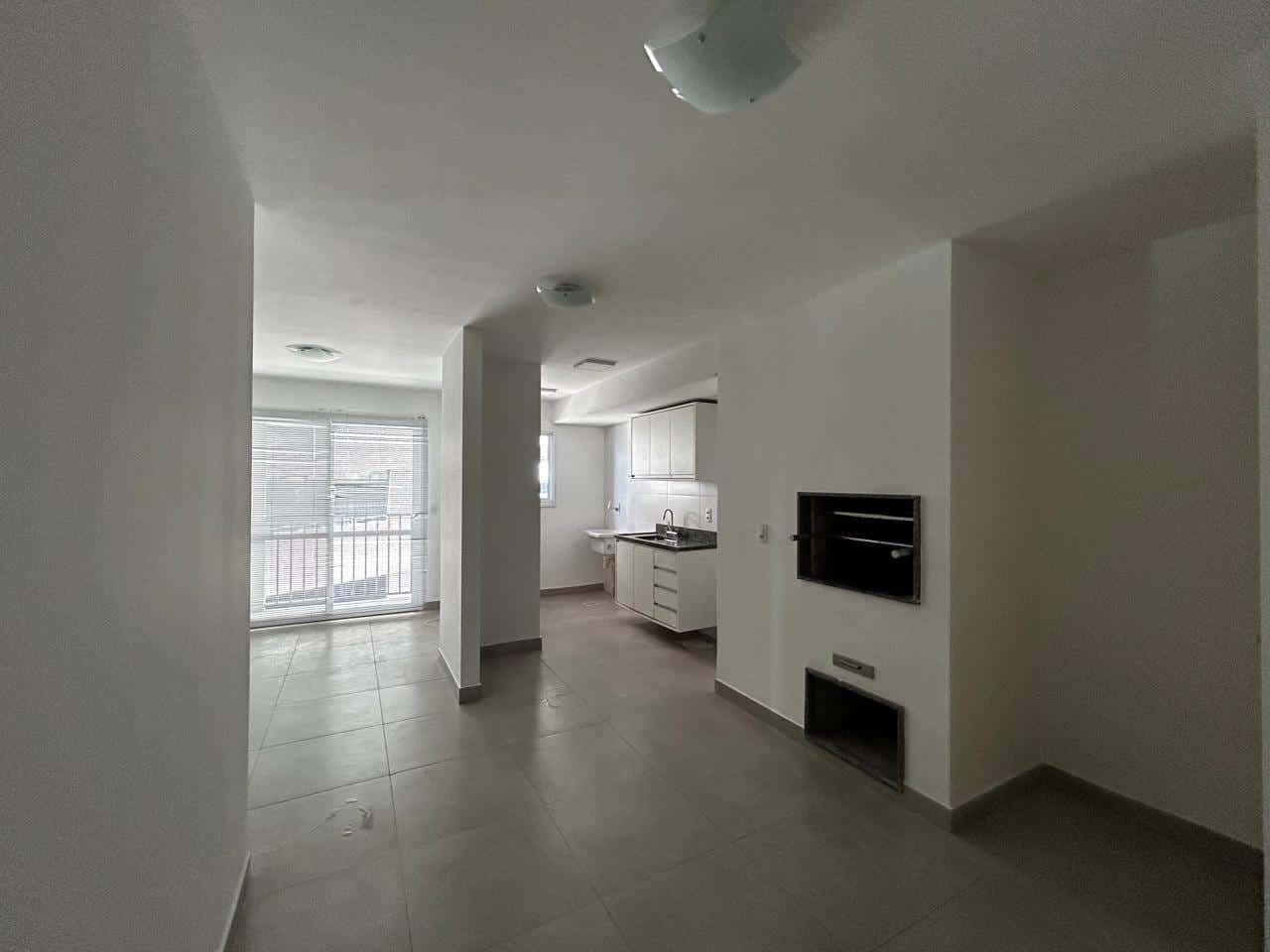 Apartamento à venda no Acqua Residence Club, Três Vendas - com 61 m², 2 quartos (sendo 1 suíte), sacada, churrasqueira e vaga.