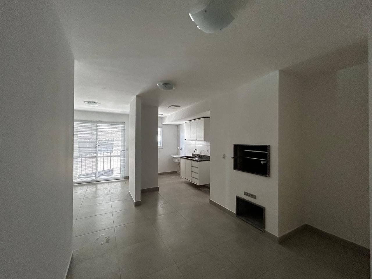 Apartamento à venda no Acqua Residence Club, Três Vendas - com 61 m², 2 quartos (sendo 1 suíte), sacada, churrasqueira e vaga.