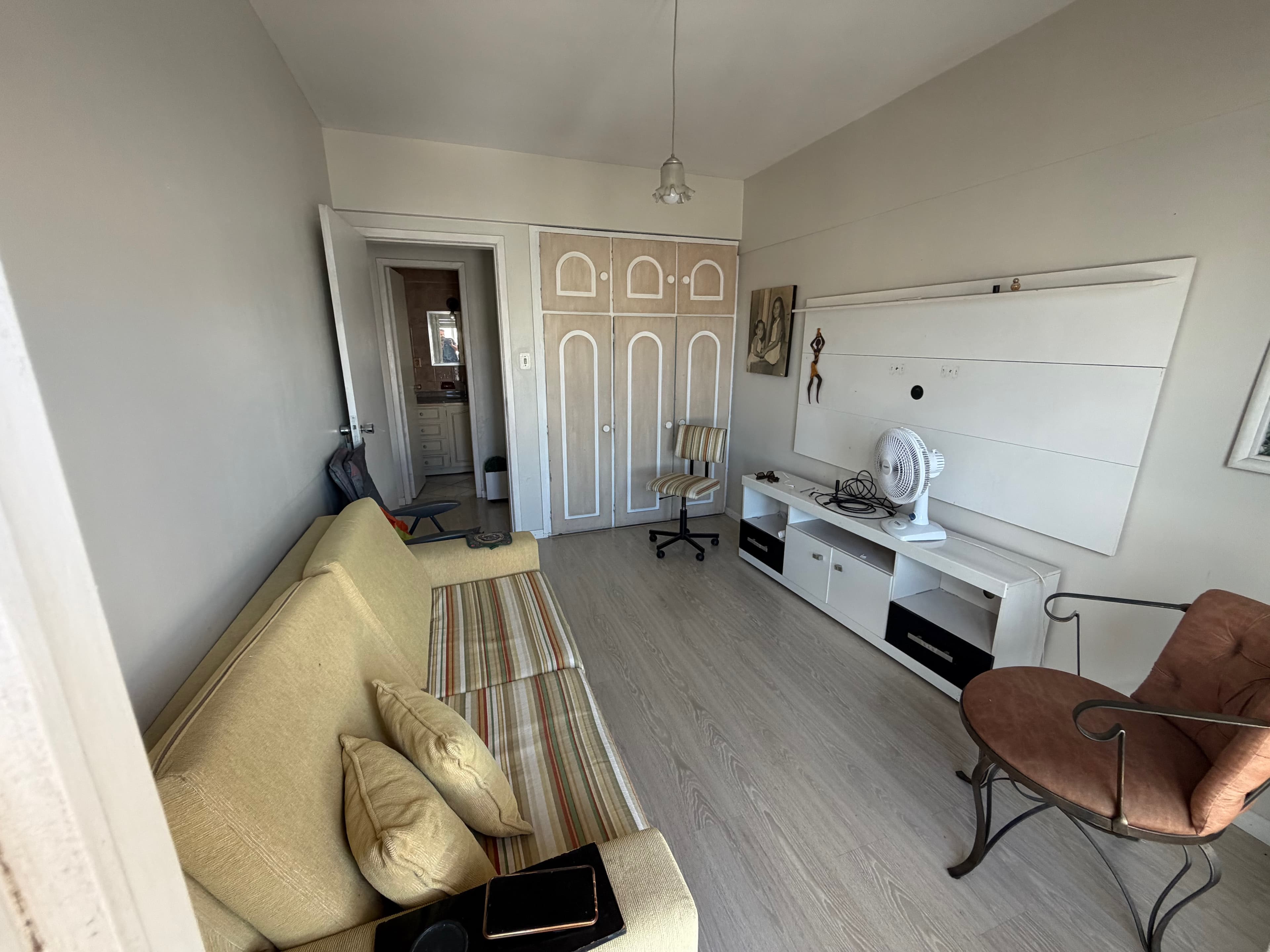 Apartamento à venda no Edifício Engenho da Pedra, Centro - com 80 m², 2 quartos, cozinha planejada, sacada e vaga.