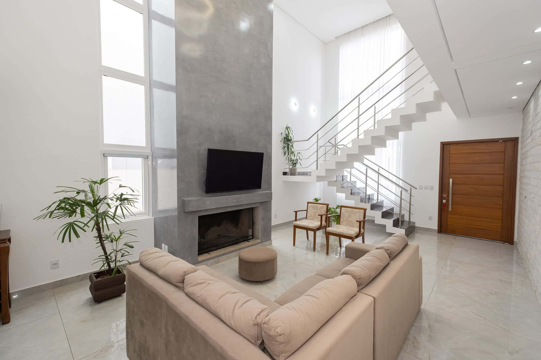 Casa à venda no Alphaville, Laranjal - com 275 m², 4 quartos (sendo 1 suíte), móveis planejados, área gourmet completa e acabamentos de alto padrão.