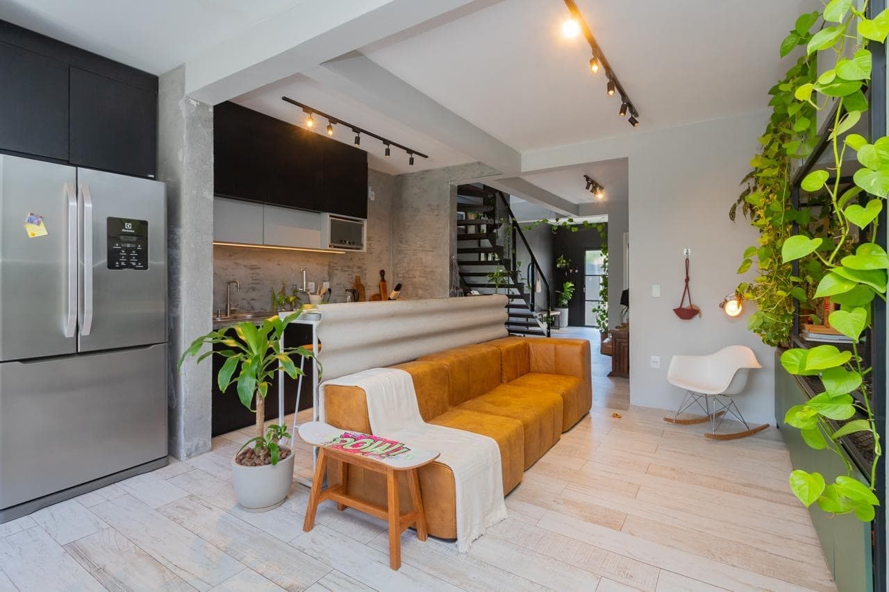 Casa à venda no Amarilis, Laranjal - com 141 m², 3 quartos, móveis planejados e área gourmet com churrasqueira.