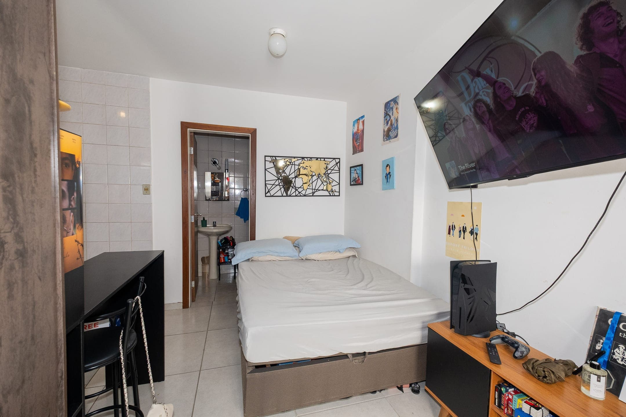 Loft mobiliado disponível para locação no Centro de Pelotas RS com excelente localização, praticidade e conforto em ambiente moderno