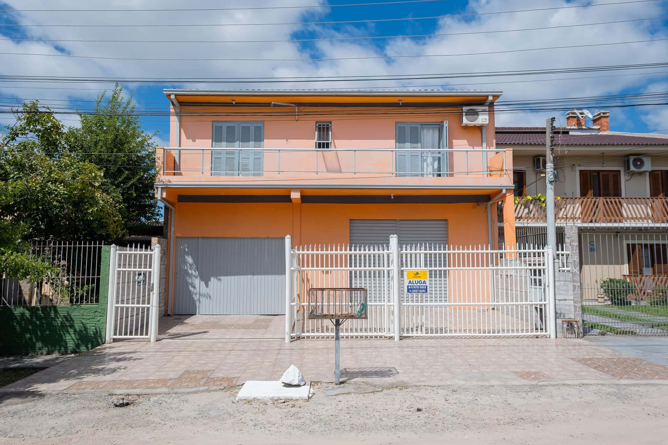 Sala comercial térrea para locação no Fragata, 60m², entrada individual, gradeada e com cortinas comerciais